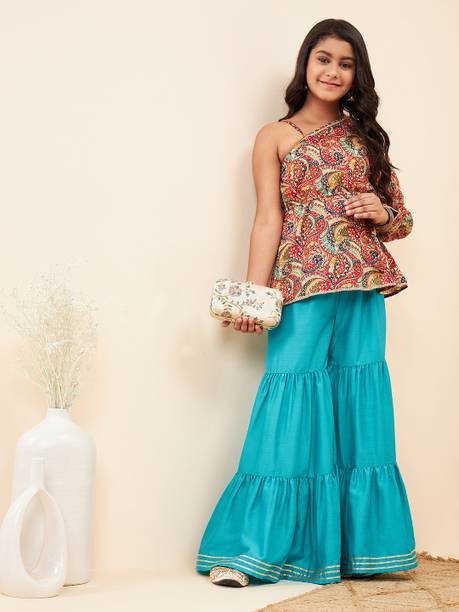 Girls Festive & Party Kurta and Pyjama Set